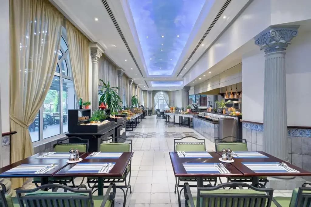 Hotel Radisson Blu Hotel, Muscat - photo 12