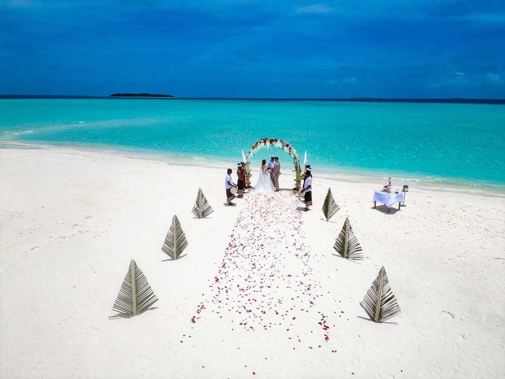 Dhigufaru Island Resort - photo 4