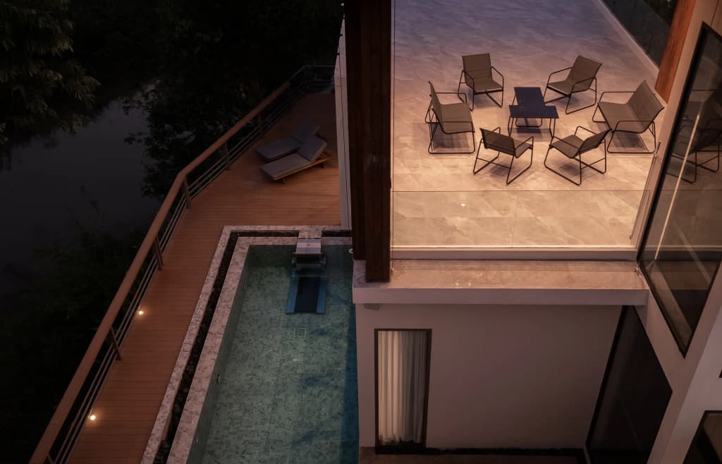 Lakefront 5BR Luxury Elevator Pool Cinema Villa - photo 2