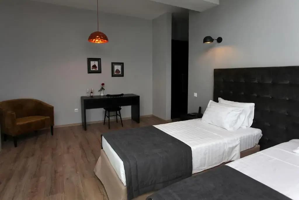 L M Club Hotel - photo 3