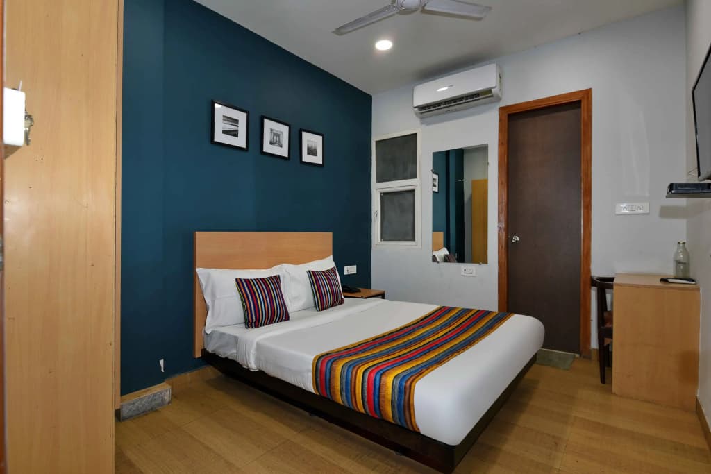 Golden Saffron Hotel - photo 1