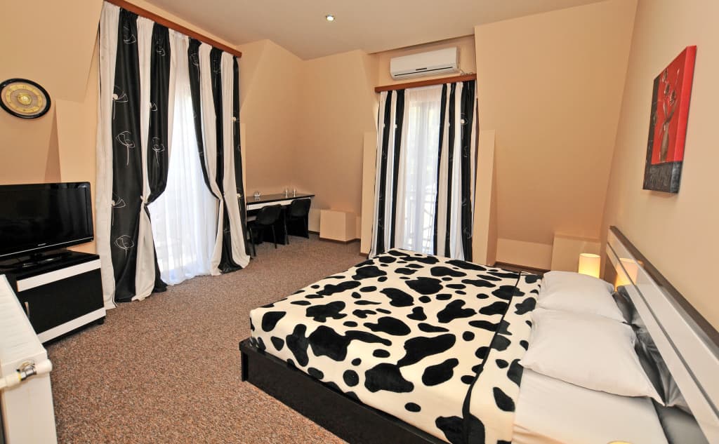 Diplomat Hotel - photo 16