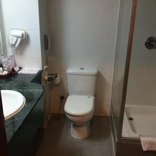 Ramada by Wyndham Colombo Hotel - photo 18