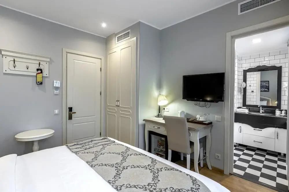 Khokhobi Boutique-Hotel - photo 4