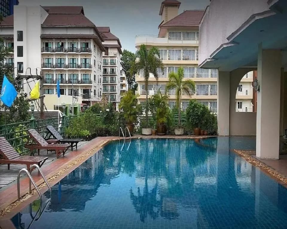 Mike Beach Resort Pattaya - photo 1