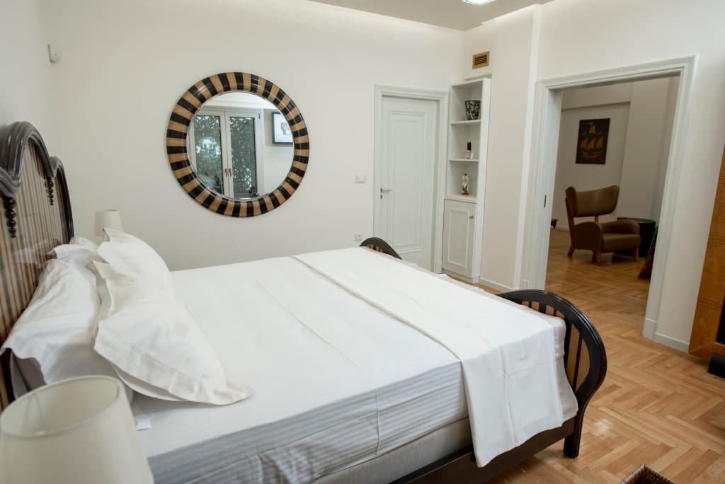 Luxurious near Syntagma Square Apartments - photo 9