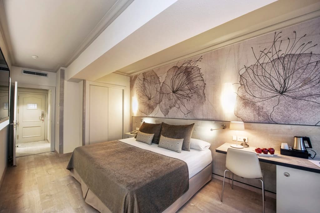 Hotel Salles Pere IV Hotel - photo 25
