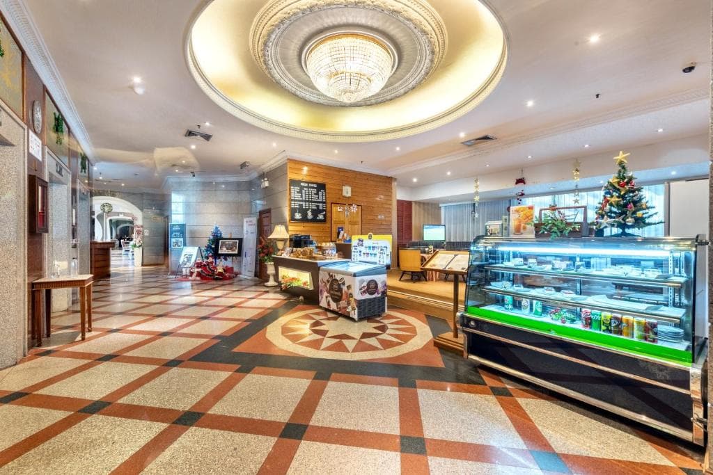 Royal Benja Hotel - Big Rooms, Family Friendly - photo 33