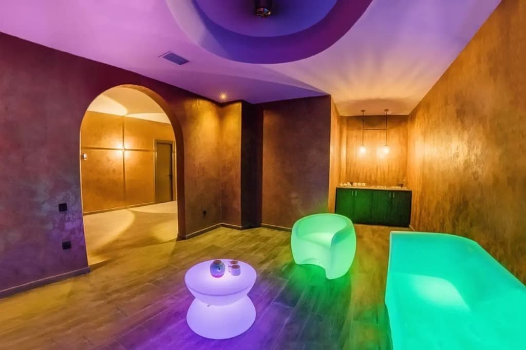 Meta Business Hotel - photo 8