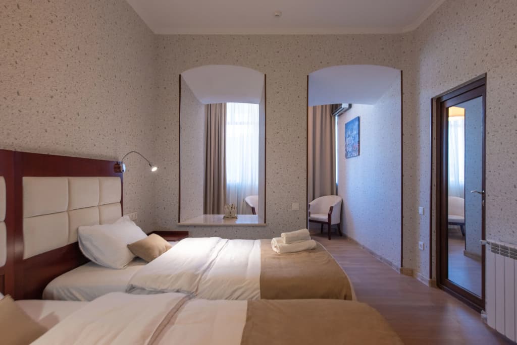 Kraveli Hotel - photo 9