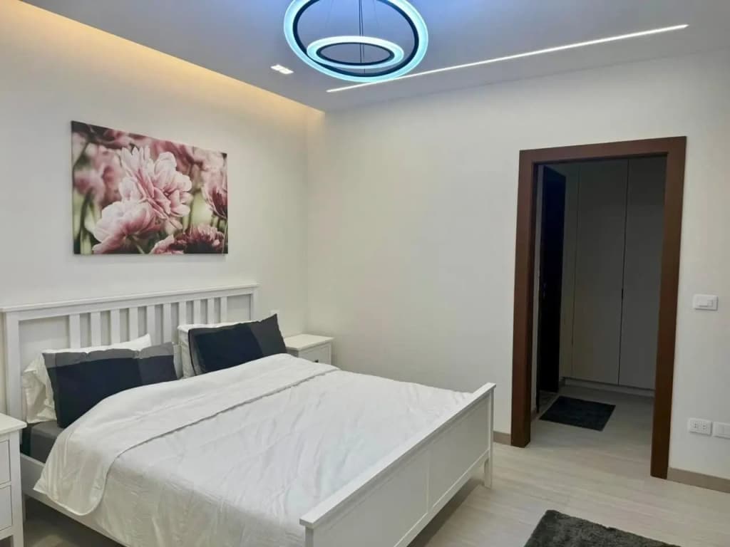 A Spacious 3 Bedroom Apartment With Modern Style - photo 2