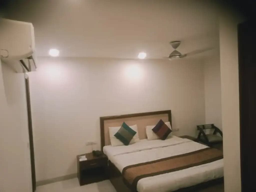 Airport Blu Pebbles Hotel - photo 5