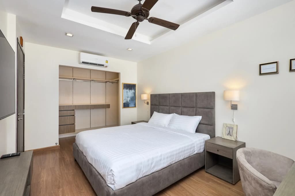 Townhouse Laguna Park 65/124 Apartments - photo 18