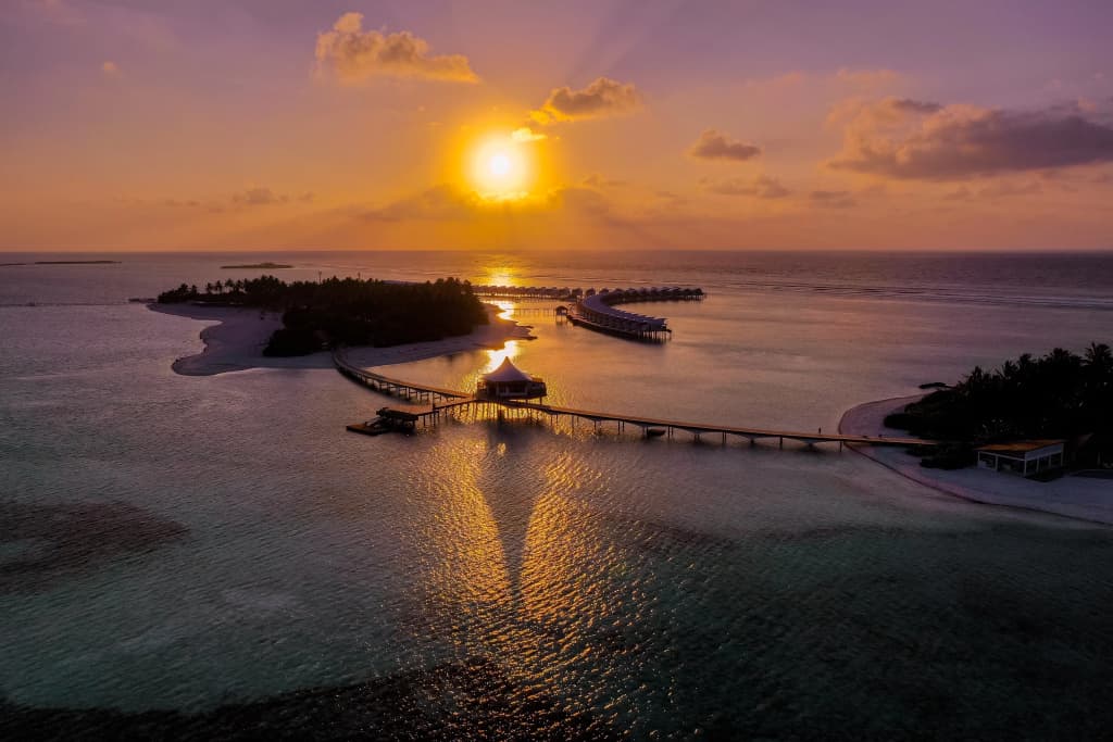 Cinnamon Hakuraa Huraa Maldives Hotel - photo 4