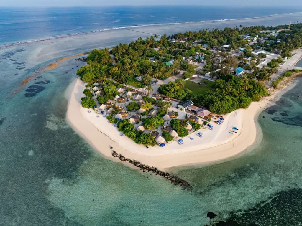 The Maverick Surf and Dive Resort - photo 11
