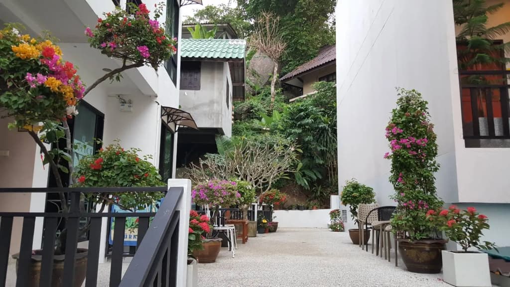 Kata Beachwalk Hotel - photo 5