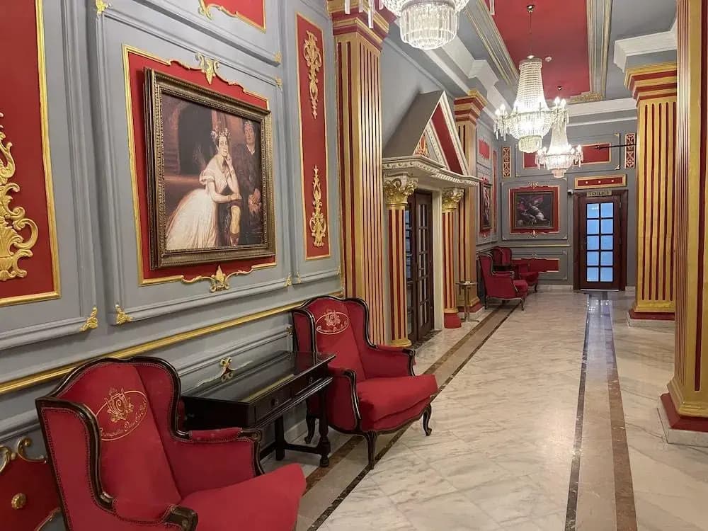 Cosmopolitan Hotel - photo 15