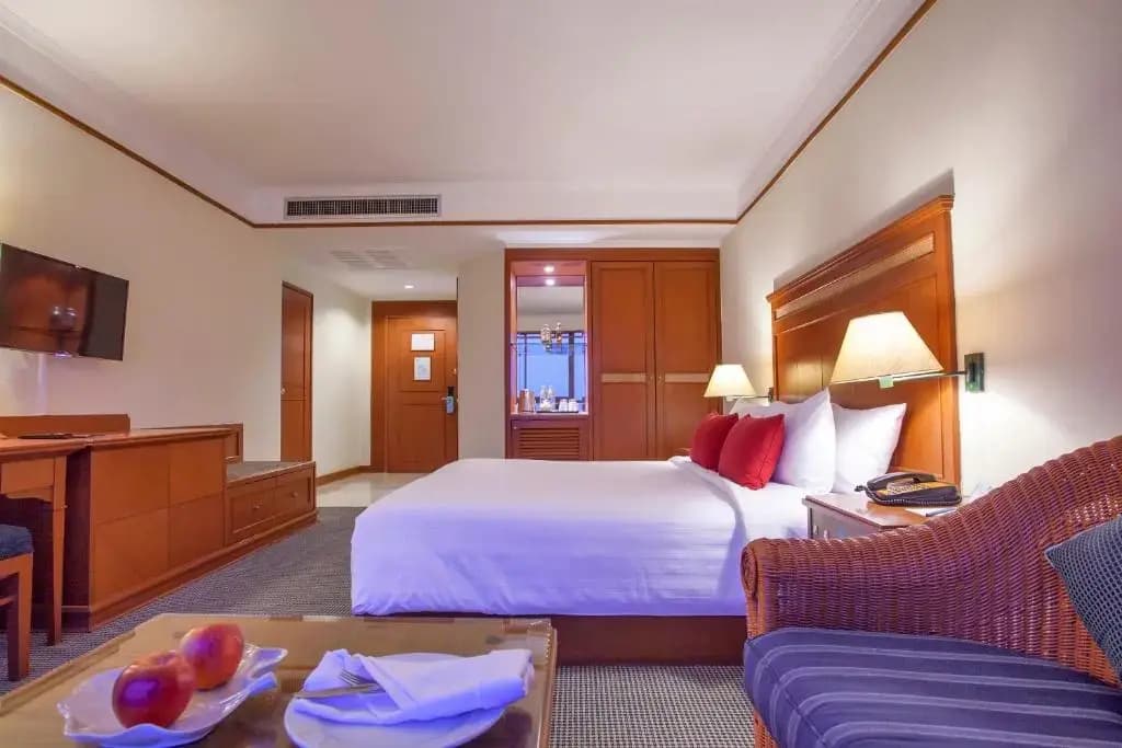 Cholchan Pattaya Beach Resort - photo 10