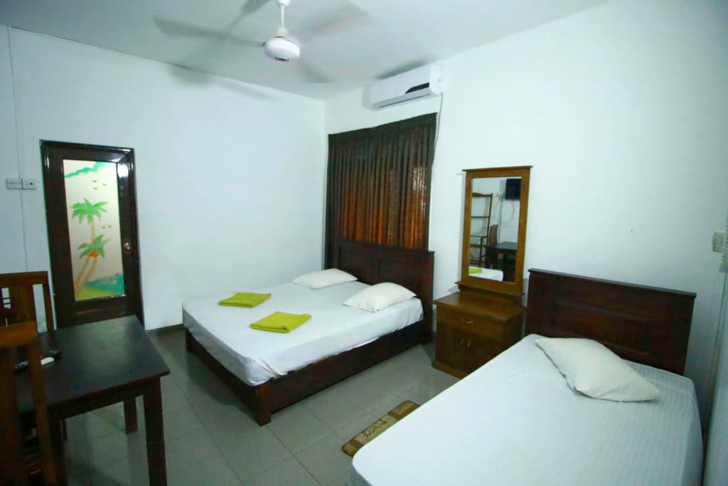 Yoho Solid Polhengoda Hotel - photo 9
