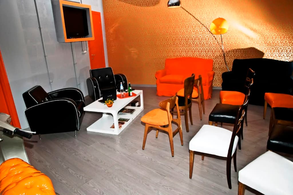 Orange Hotel - photo 24
