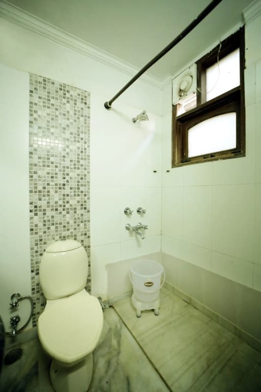 Blue Bell Hotel - photo 5