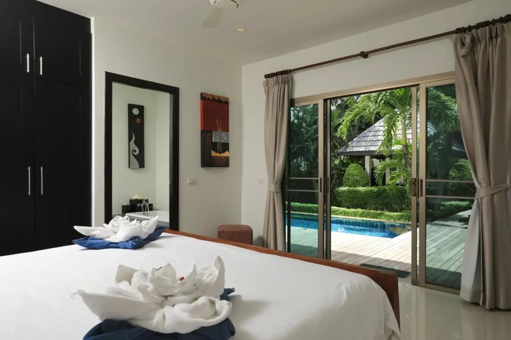 Heni Private pool 3BR Naiharn Beach Villa - photo 23