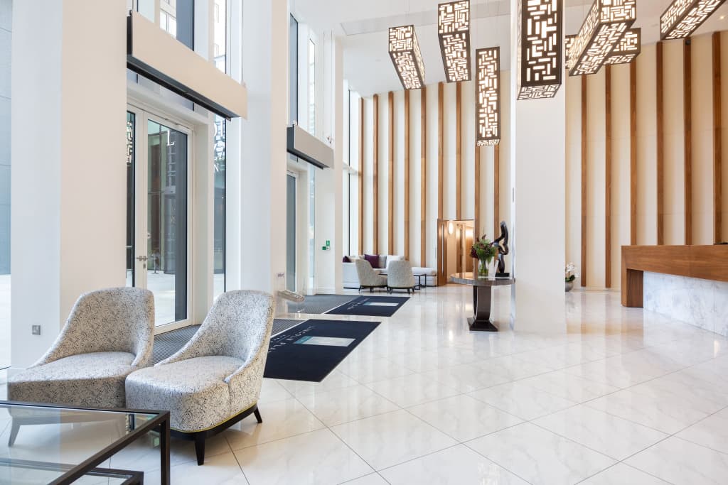 Lincoln Plaza Apartments - photo 6