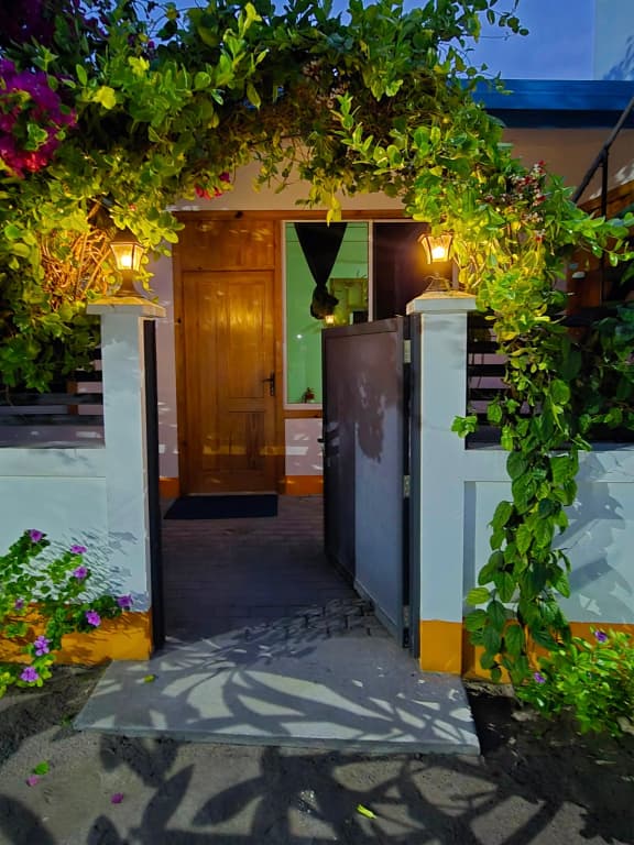 The Happiness Sun Suites Guest House - photo 9