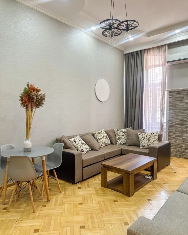 Old Tbilisi Flat - photo 1