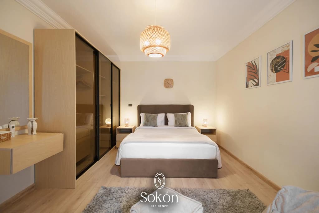 Deluxe 3BR (U33 Boho) Apartments - photo 2