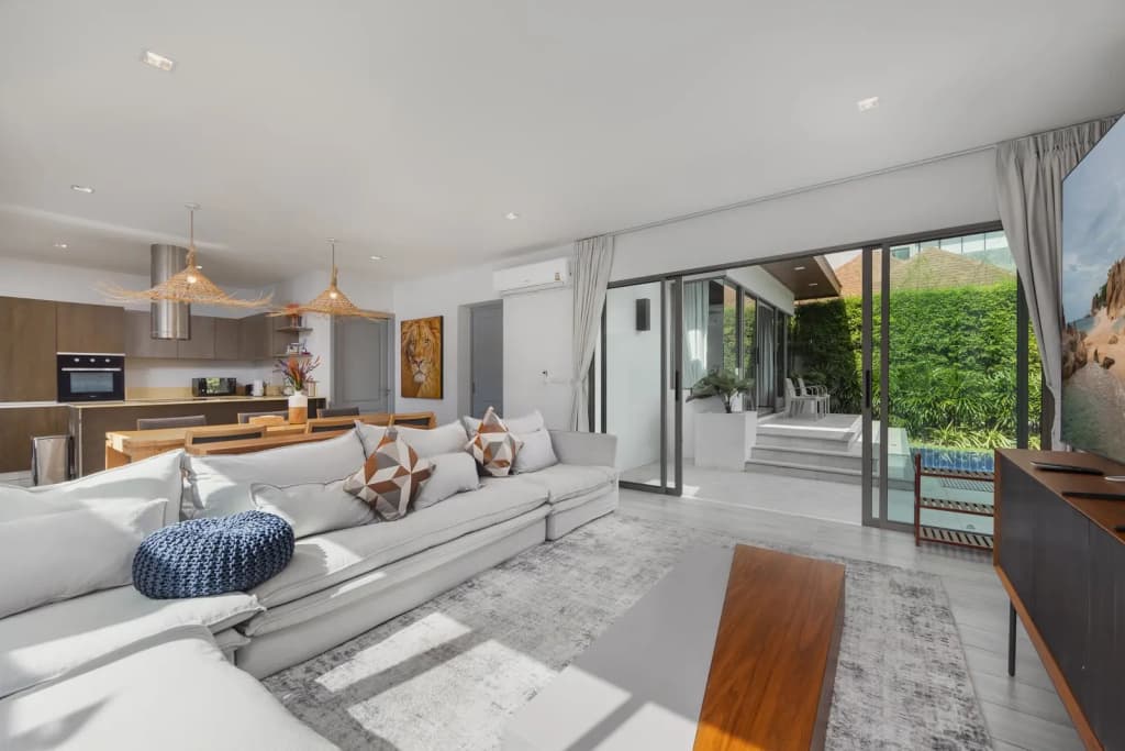 Mauri Modern 4BR with Private Pool Villa - photo 2