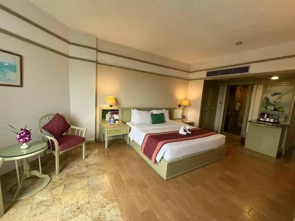 Cholchan Pattaya Beach Resort - photo 22