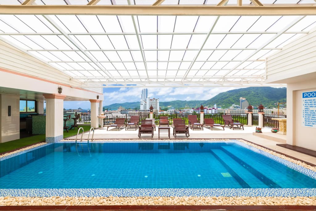 Azhotel Patong Hotel - photo 4