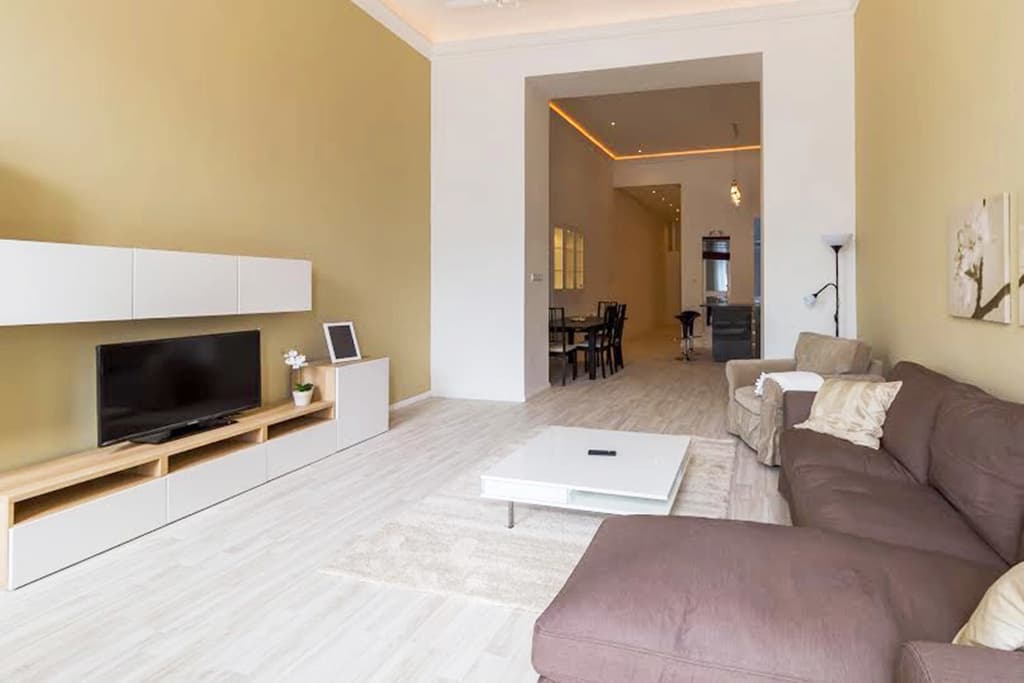 Luxury With Danube View Apartments - photo 2