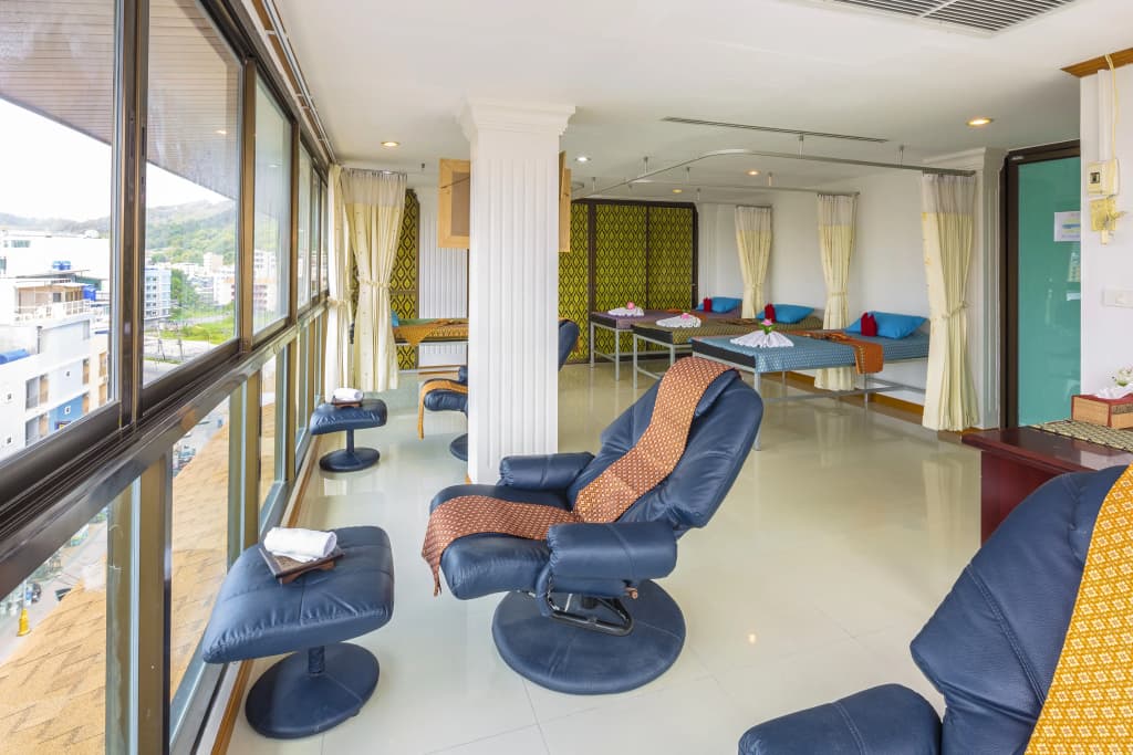 Azhotel Patong Hotel - photo 45