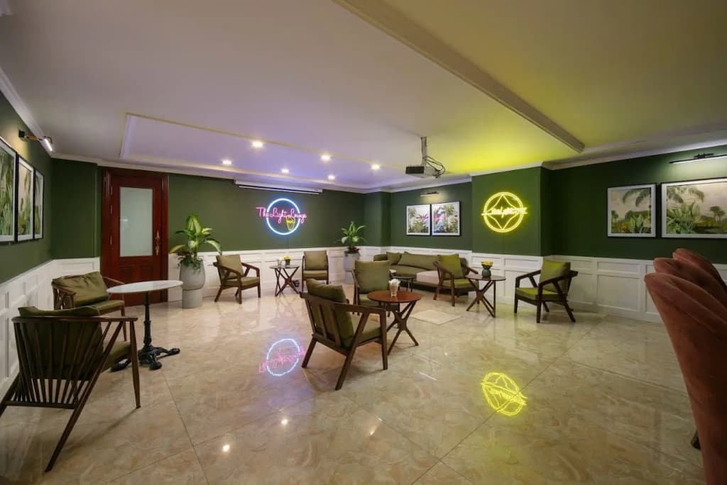 Champton Hanoi Hotel - photo 4