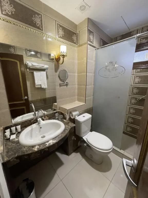 Cosmopolitan Hotel - photo 16