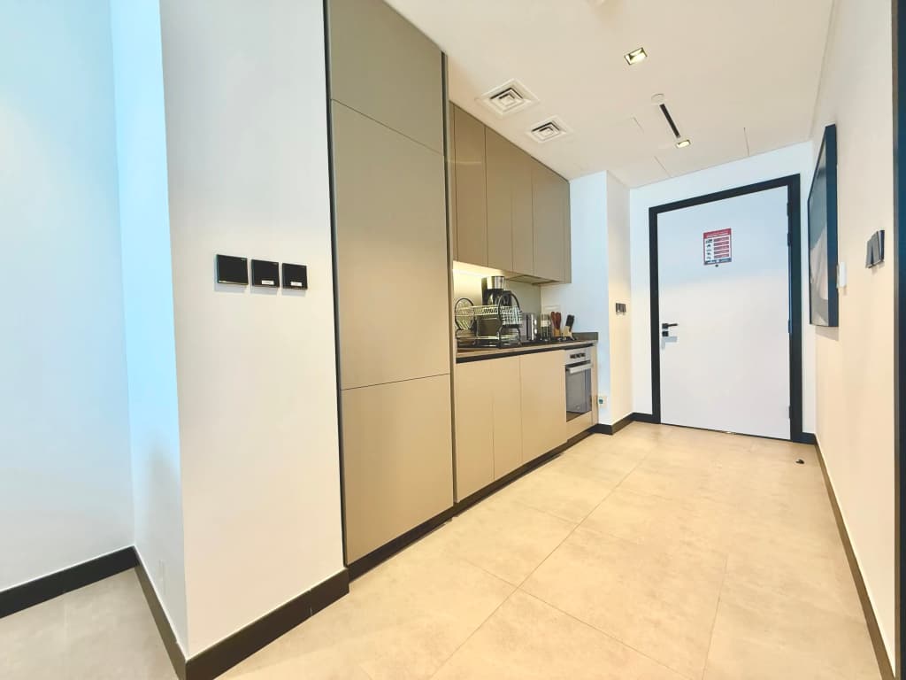 Vserve 1 BR Escape with City Views & Canal Vibes Apartments - photo 15