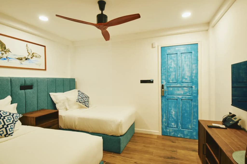Beach Hotel Dhigurah - photo 1