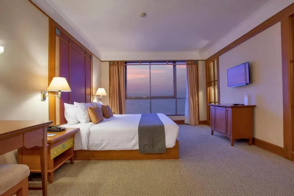 Cholchan Pattaya Beach Resort - photo 13