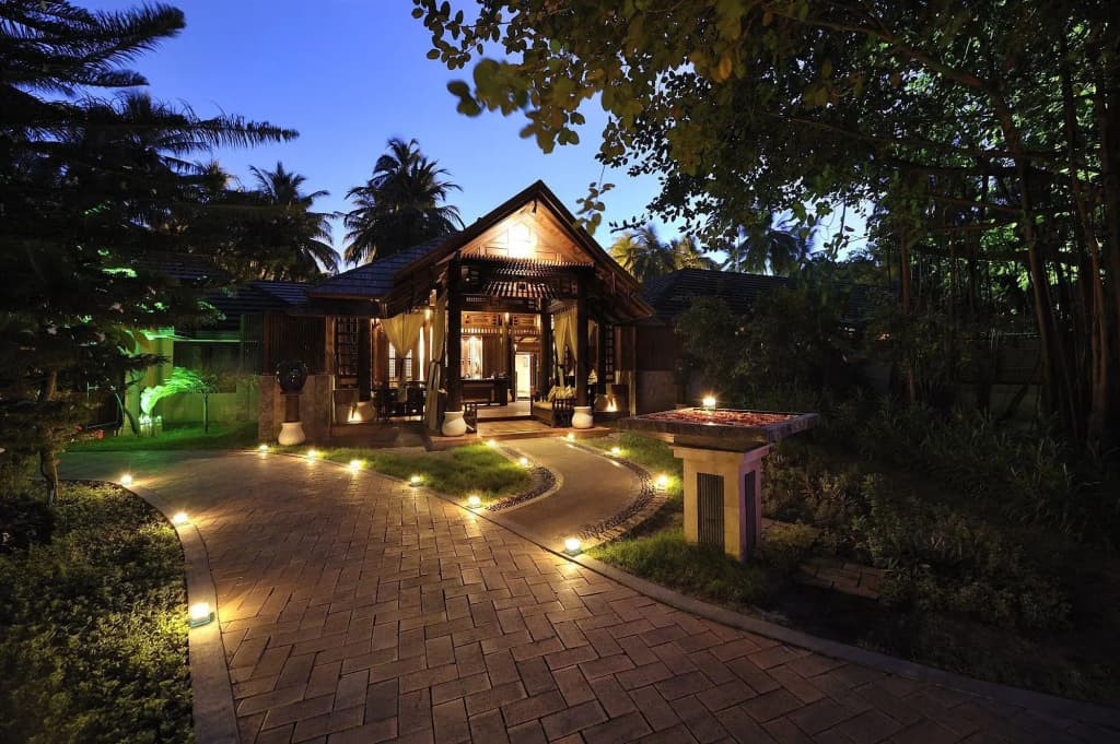 Royal Island Resort & Spa - photo 3