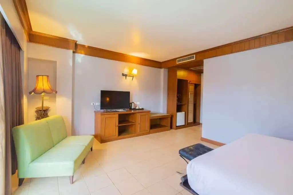 C&N Hotel Patong, Phuket - photo 10