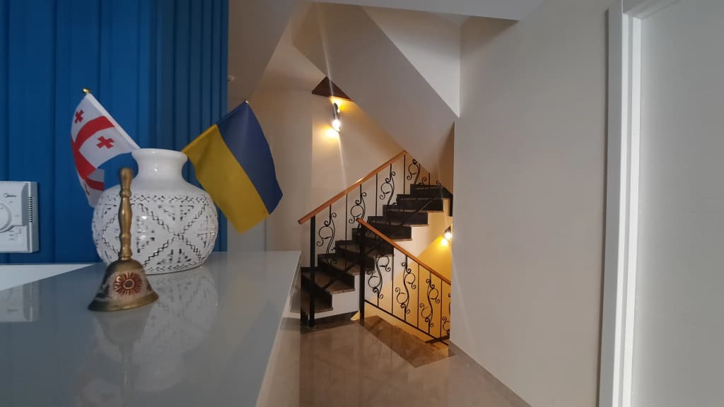 V Centre Avlabari Hotel - photo 2