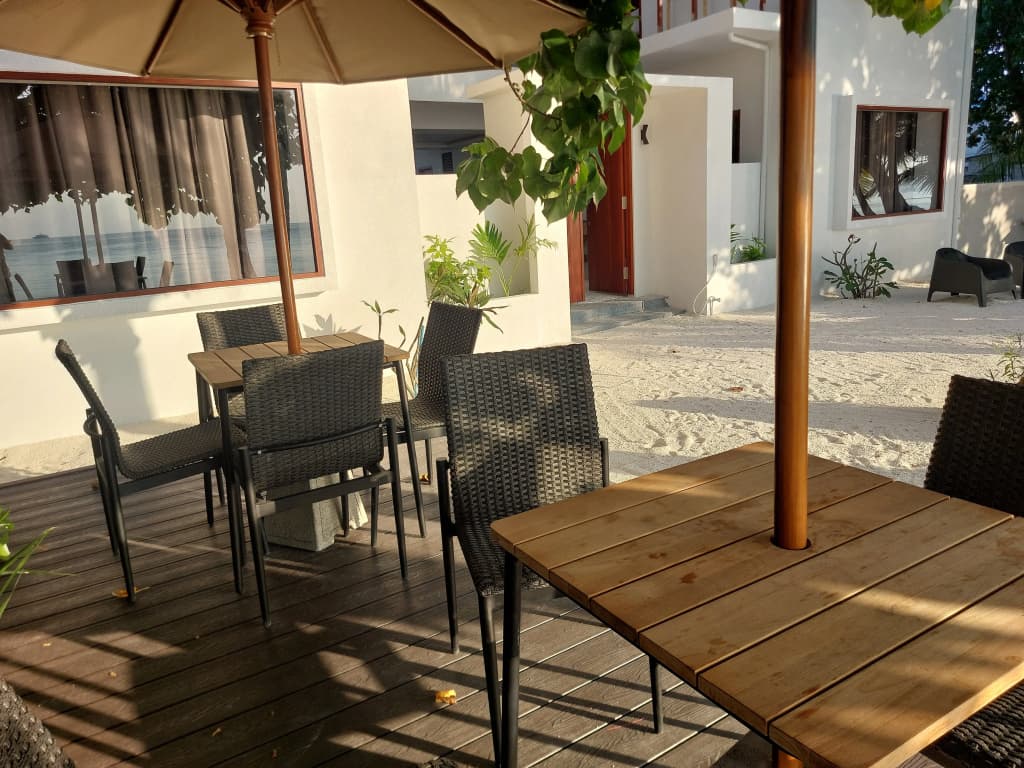 Comfy Cool Breeze by Emzaz Hotel - photo 5