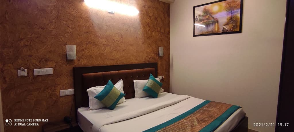 Redstone Hotel - photo 23