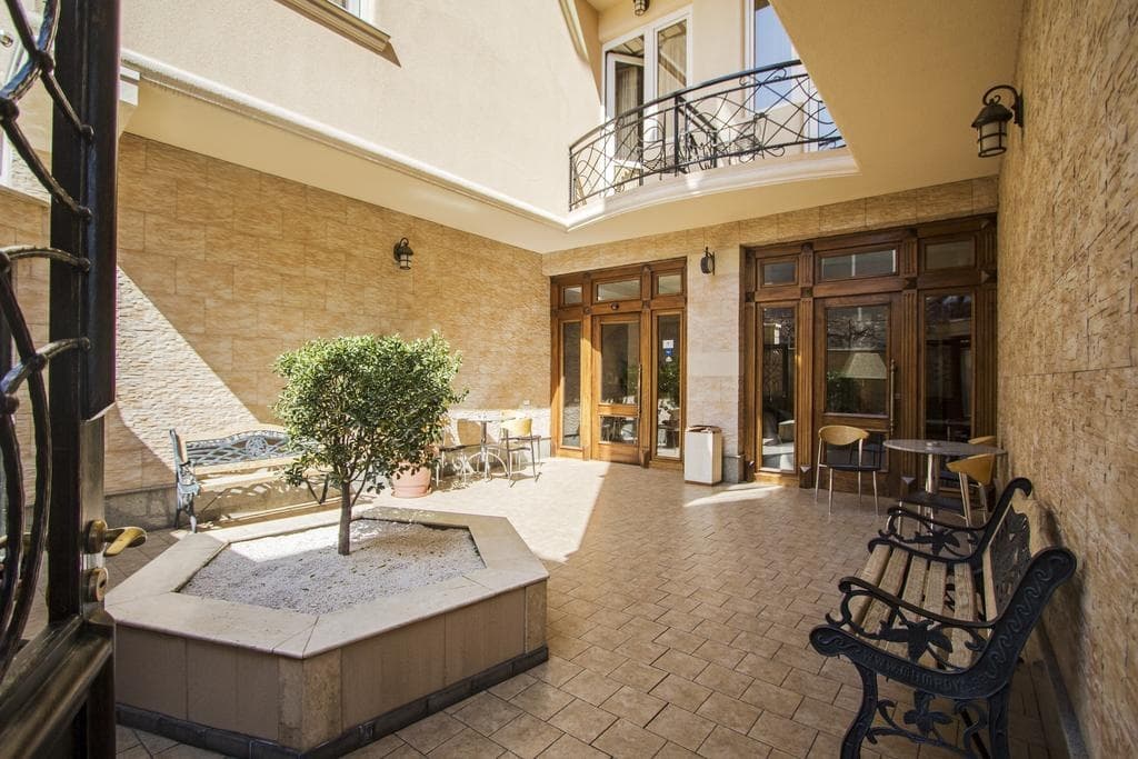 KMM Hotel - photo 4