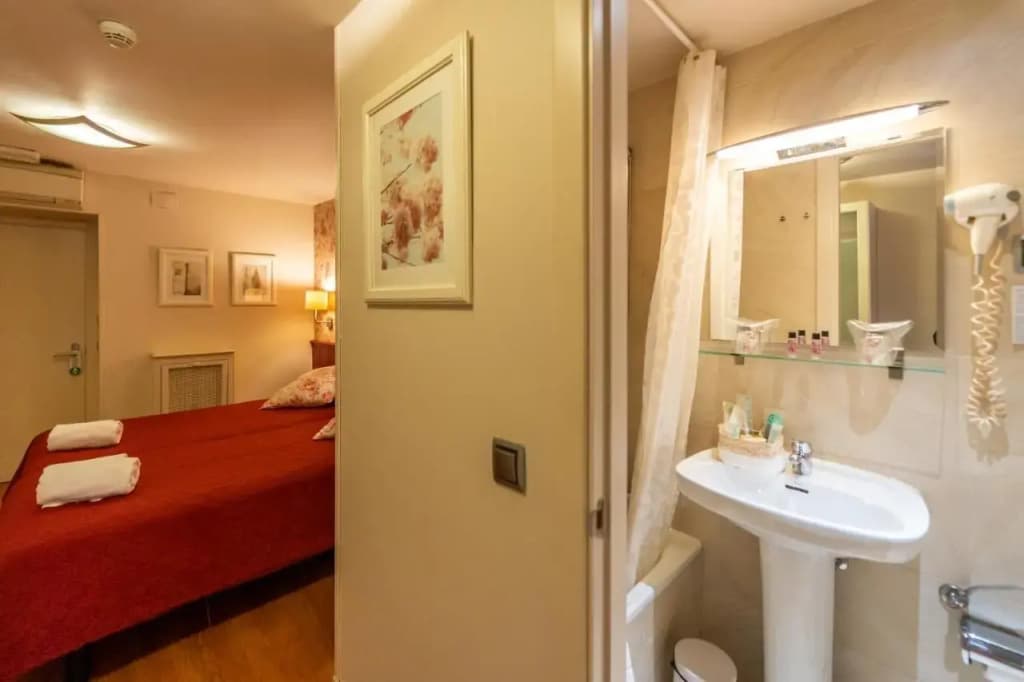 Hostal Matheu - photo 14