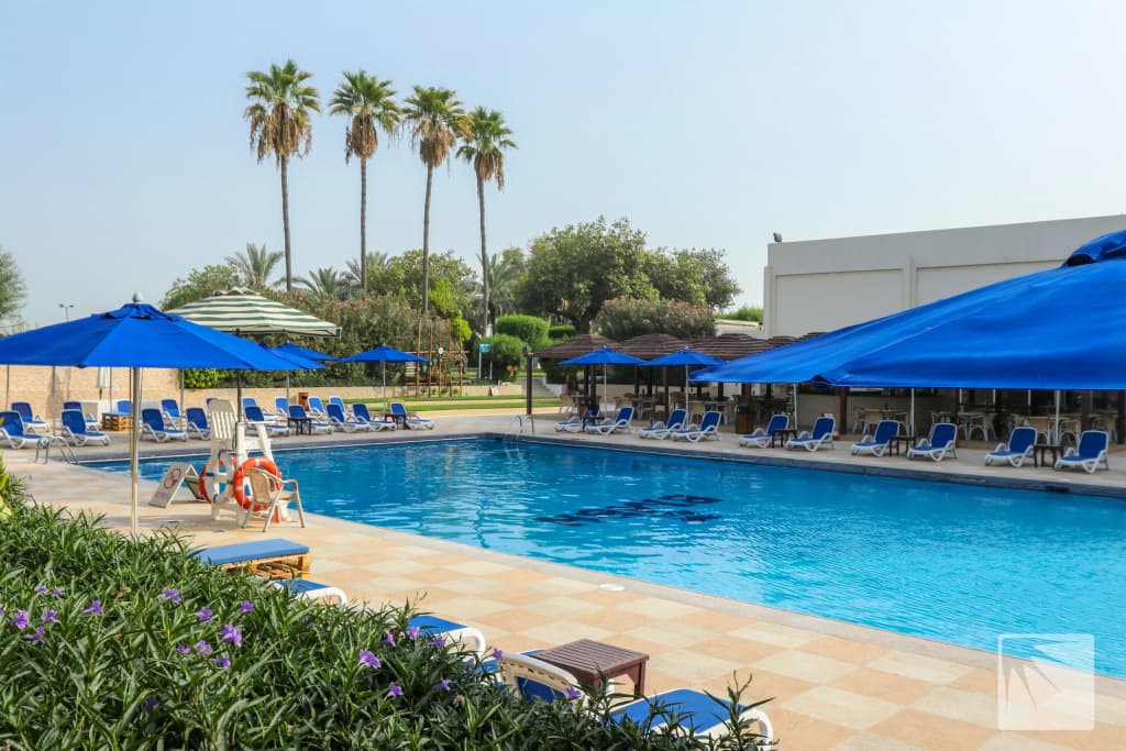 BM Beach Hotel - photo 17