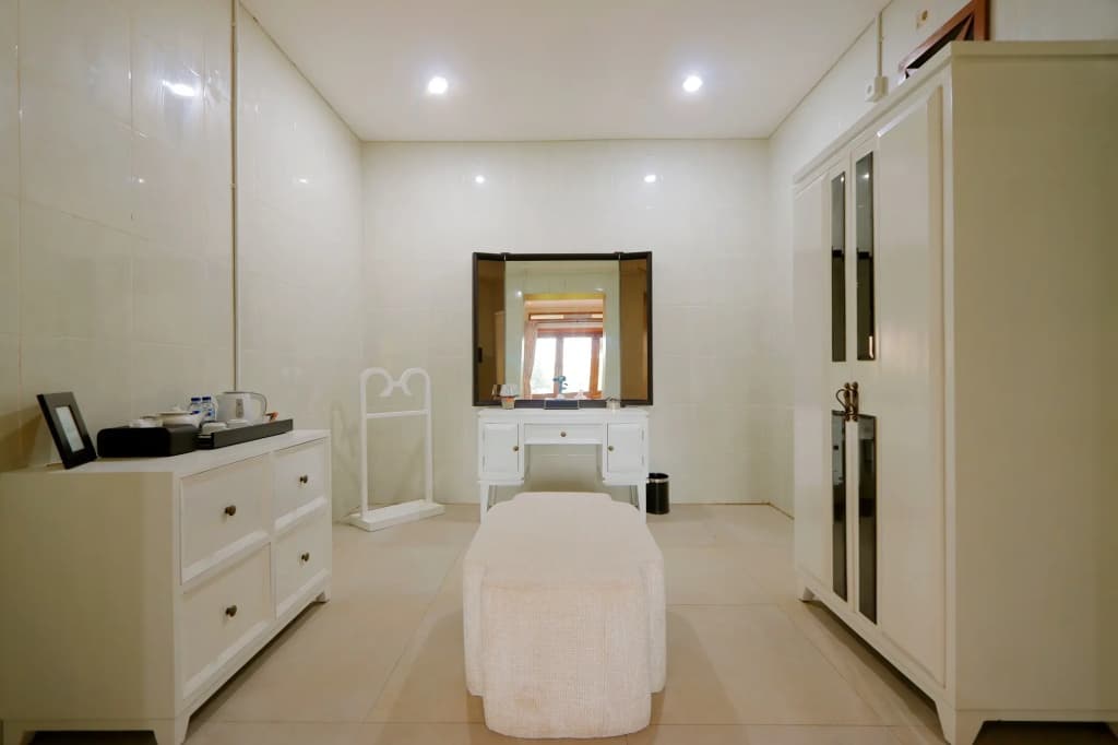 Little Ubud River View Villa - photo 38