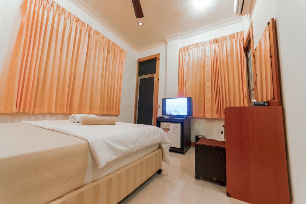Holiday Mathiveri Inn Guest House - photo 7
